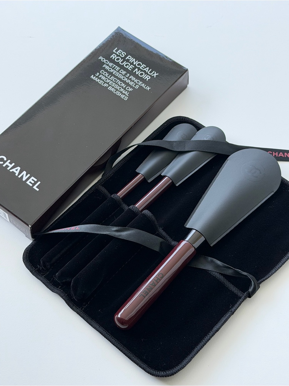 CHANEL Rouge Noir Makeup Brush Trio w/ Velvet Case Limited Edition BNIB